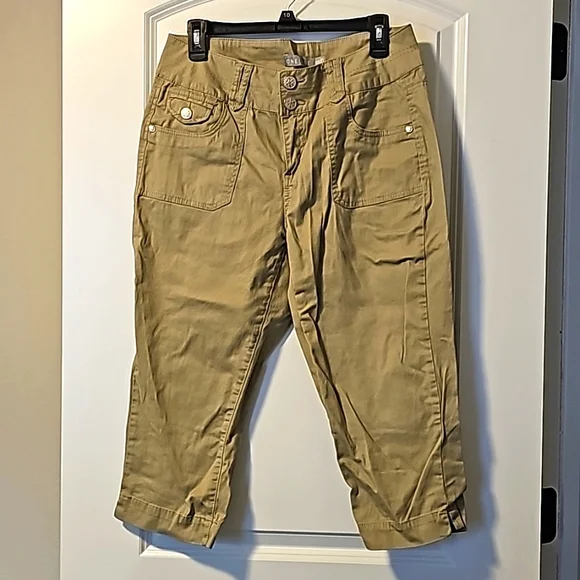 one one Pants Jumpsuits One5one Capris Poshmark